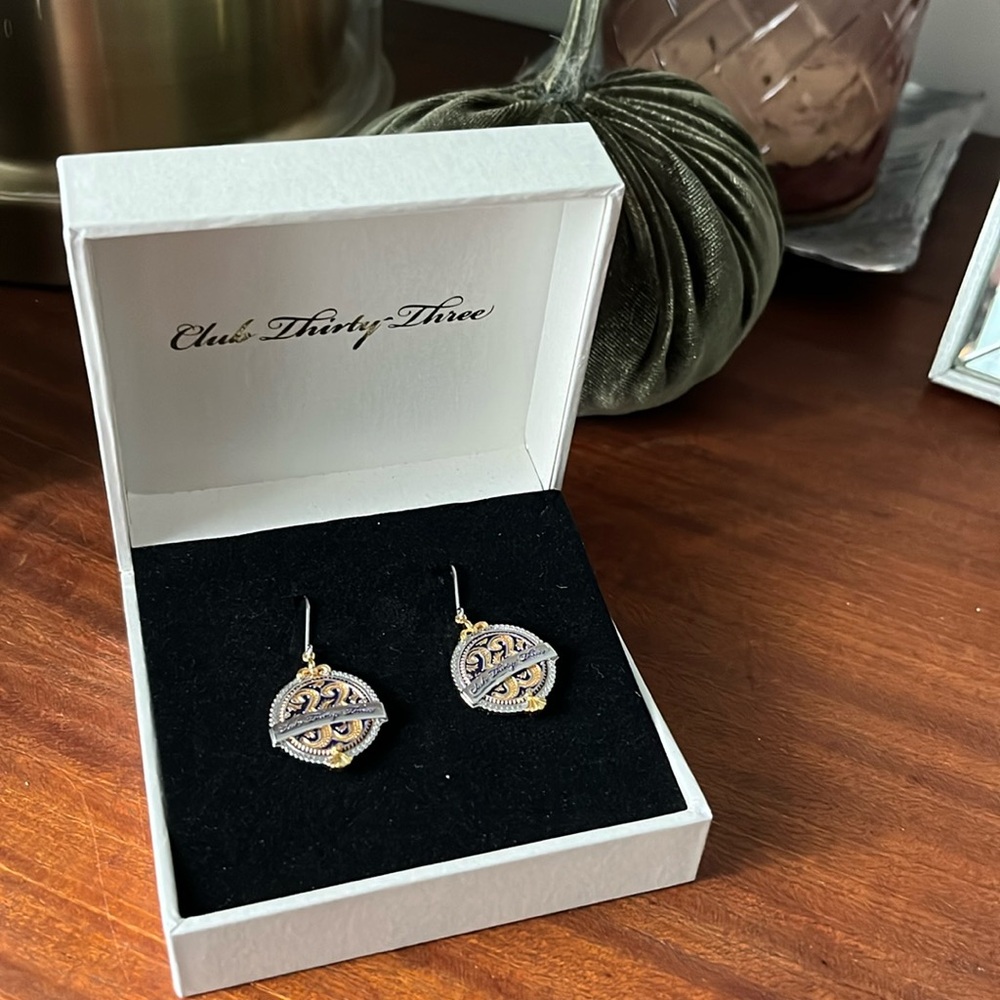RARE Disneyland Club 33 Earrings (FREE haunted mansion gift bag!)
